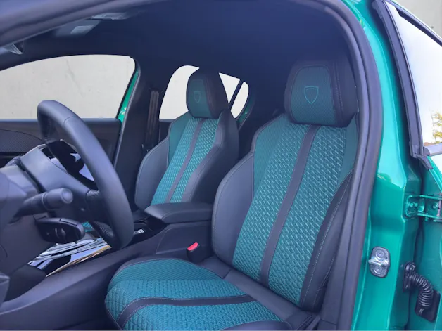 PEUGEOT 208 1.2 Hybrid 110 Envy