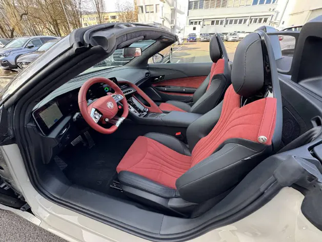 MG Cyberster 77 kWh 4WD