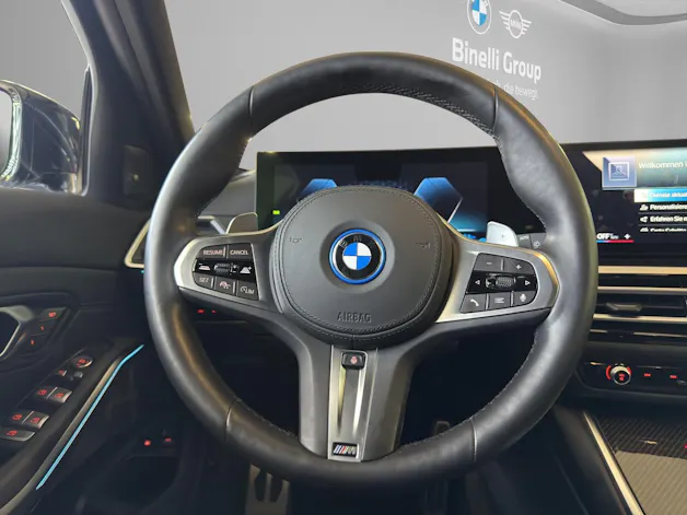 BMW 3er Touring 330e xDrive M-SportPaket Pro