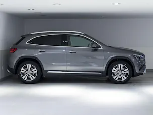 MERCEDES-BENZ GLA 220 d 4MATIC Swiss Star
