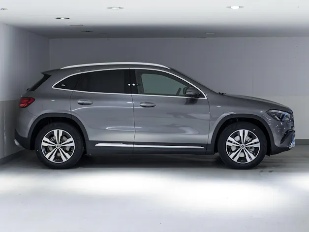 MERCEDES-BENZ GLA 220 d 4MATIC Swiss Star