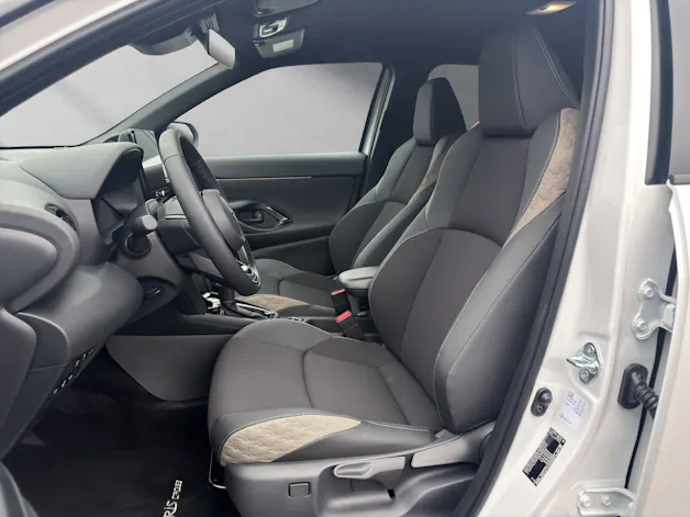 Toyota Yaris Cross 1.5 VVT-i HSD Premium AWD-i