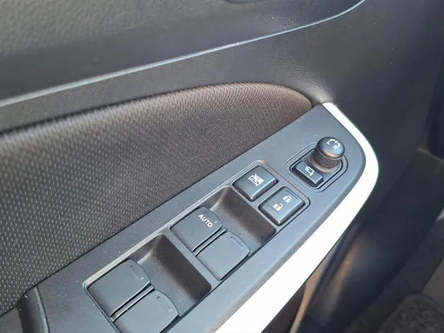 Suzuki Swift 1.0 T Compact Top Hybrid