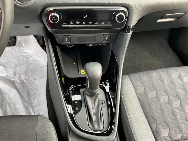 Toyota Yaris 1.5 VVT-i HSD Trend