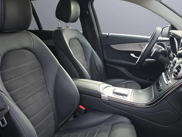 MERCEDES-BENZ GLC 200 AMG Line 4m