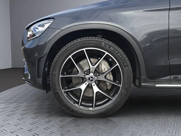 MERCEDES-BENZ GLC 200 AMG Line 4m