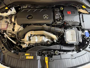MERCEDES-BENZ GLA 250 AMG Line 4Matic Swiss Star