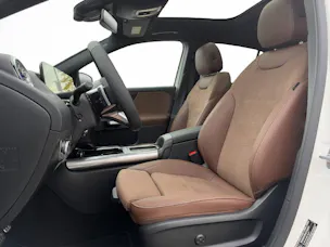 MERCEDES-BENZ GLA 250 AMG Line 4Matic Swiss Star