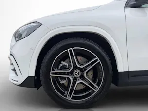 MERCEDES-BENZ GLA 250 AMG Line 4Matic Swiss Star