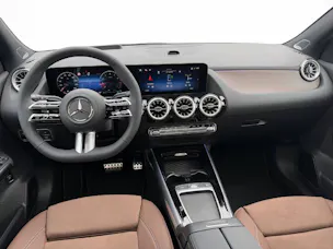 MERCEDES-BENZ GLA 250 AMG Line 4Matic Swiss Star