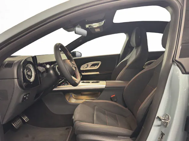 MERCEDES-BENZ CLA 220 AMG Line 4Matic