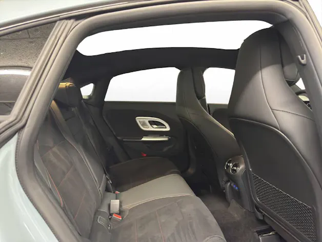 MERCEDES-BENZ CLA 220 AMG Line 4Matic
