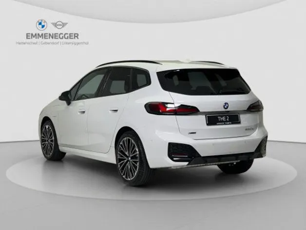 BMW 2er Reihe U06 Active Tourer 230e xDrive paddles