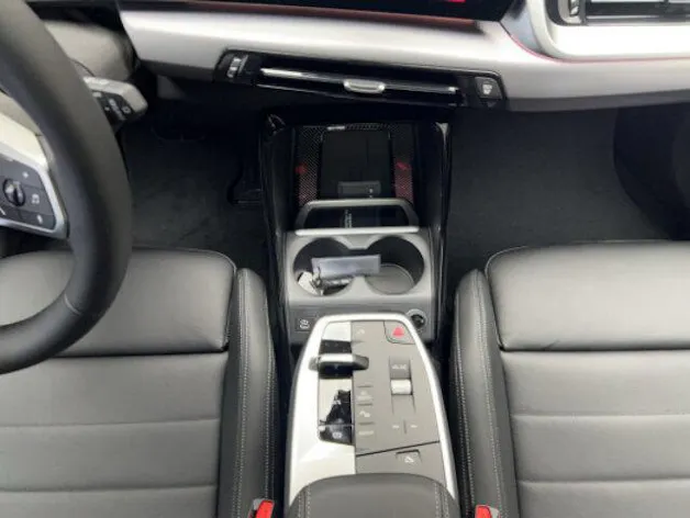 BMW 2er Reihe U06 Active Tourer 230e xDrive paddles