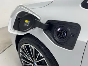 BMW 2er Reihe U06 Active Tourer 230e xDrive paddles