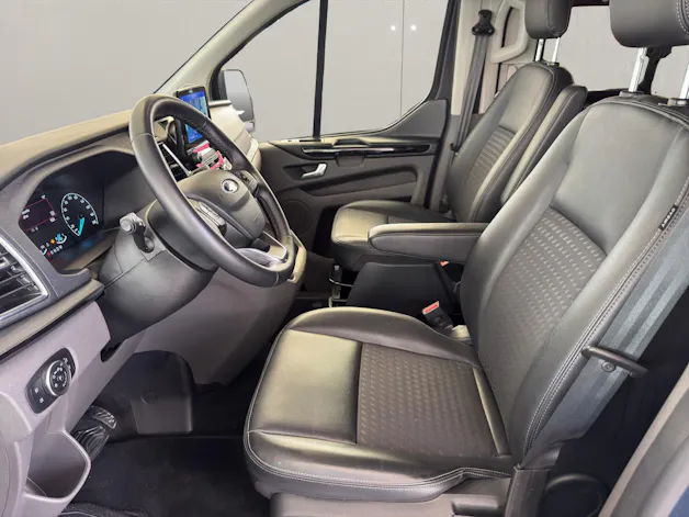 FORD Tourneo Custom Bus 320 L1 2.0 TDCi 170PS Sport Titanium 8-Plätzer