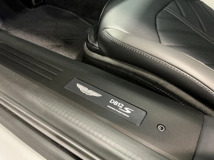 image du véhicule ASTON MARTIN DB12