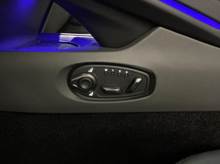 image du véhicule ASTON MARTIN DB12