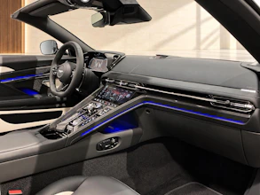 https://vehicle.imgix.net/4518586/a8e42418-c538-465e-99be-6371db679541.jpg
