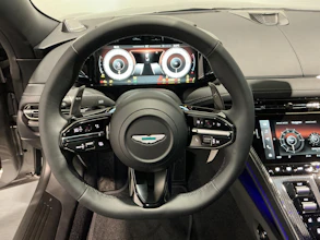 https://vehicle.imgix.net/4518586/e25f7e03-c556-4c7f-8a2c-52ade73aabfe.jpg