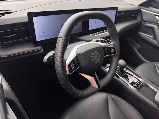 MG HS 1.5 PHEV Luxury