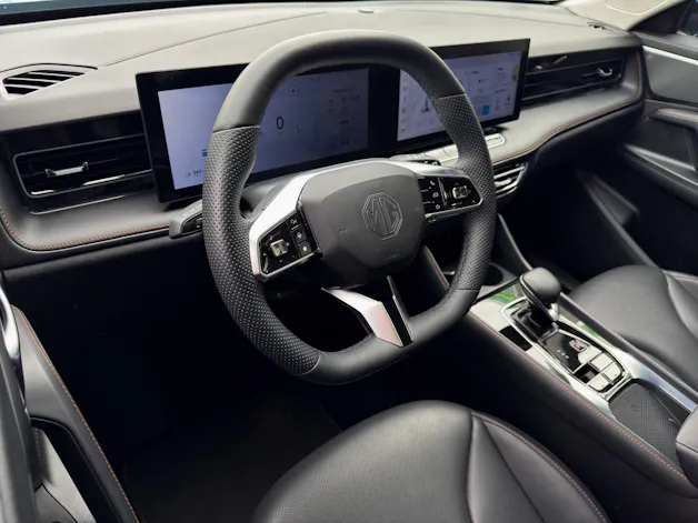 MG HS 1.5 PHEV Luxury