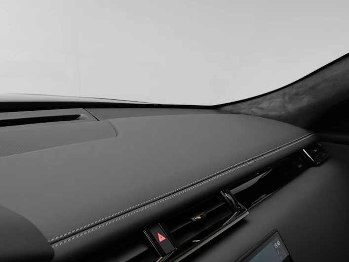image du véhicule LAND ROVER RANGE ROVER VELAR