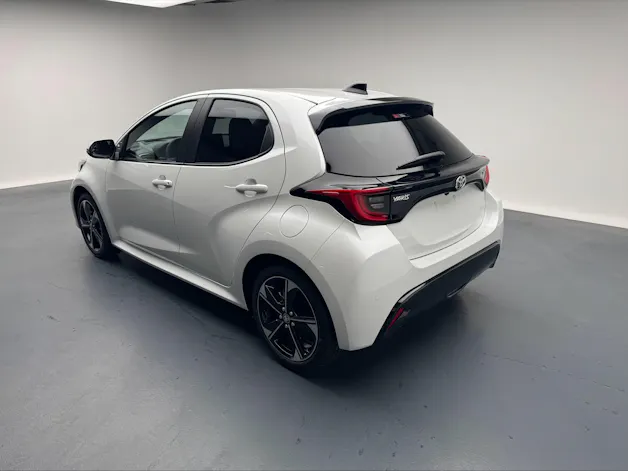 Toyota Yaris 1.5 VVT-i HSD Premium