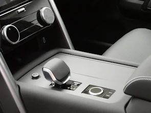 image du véhicule LAND ROVER Discovery 3.0 D I6 350 Dynamic HSE