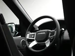 Land Rover Discovery 3.0 D I6 350 Dynamic HSE