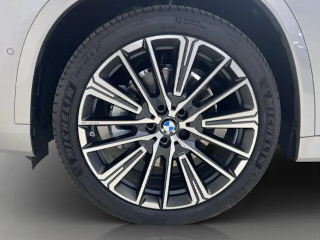 BMW X1 U11 20i sDrive paddles