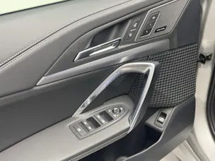 BMW X1 U11 20i sDrive paddles
