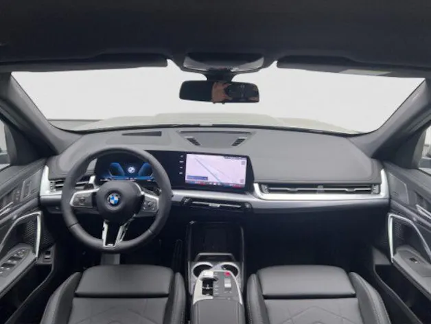 BMW X1 U11 20i sDrive paddles