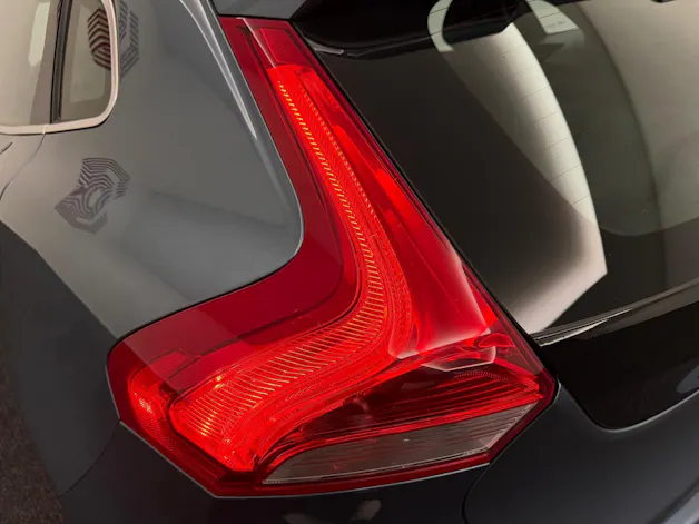 VOLVO V40 2.0 D3 Summum S/S