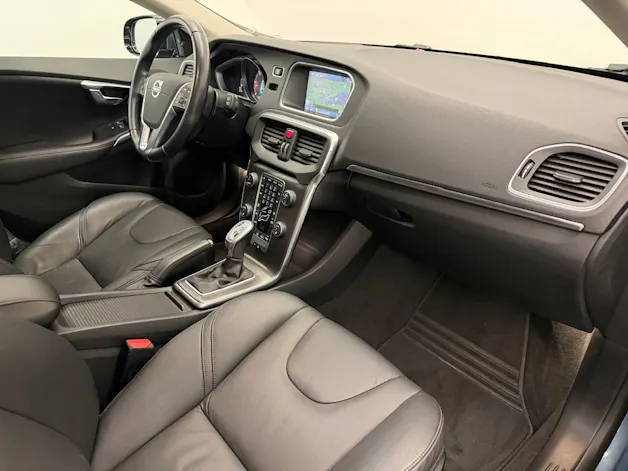VOLVO V40 2.0 D3 Summum S/S