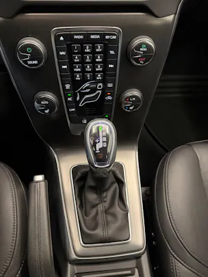 VOLVO V40 2.0 D3 Summum S/S