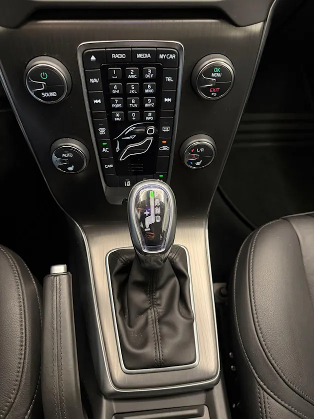 VOLVO V40 2.0 D3 Summum S/S