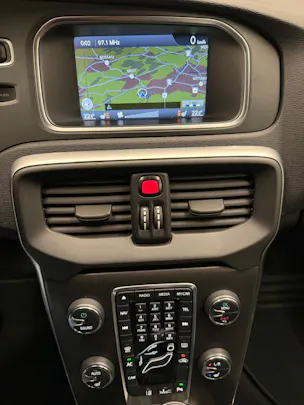 VOLVO V40 2.0 D3 Summum S/S