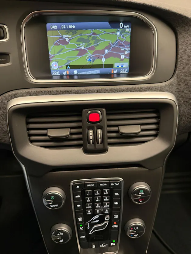 VOLVO V40 2.0 D3 Summum S/S