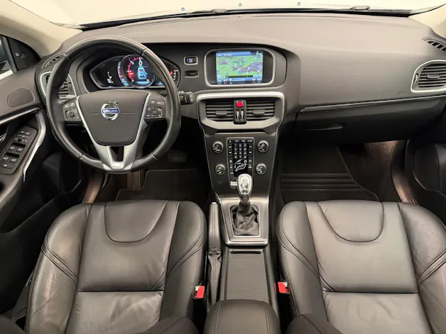 VOLVO V40 2.0 D3 Summum S/S