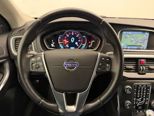 VOLVO V40 2.0 D3 Summum S/S