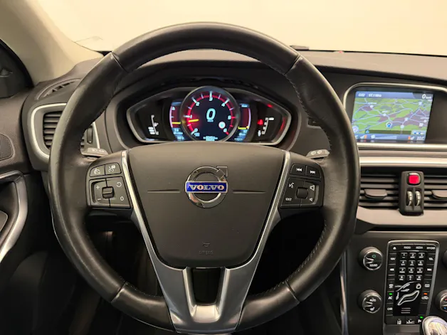 VOLVO V40 2.0 D3 Summum S/S