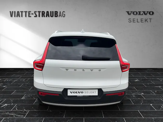 VOLVO XC40 2.0 B4 MH Momentum AWD