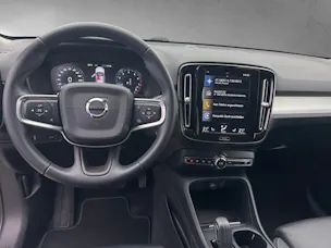 VOLVO XC40 2.0 B4 MH Momentum AWD