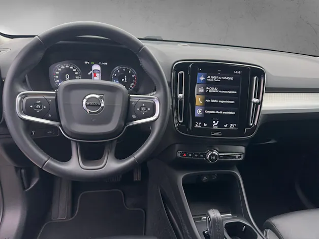 VOLVO XC40 2.0 B4 MH Momentum AWD
