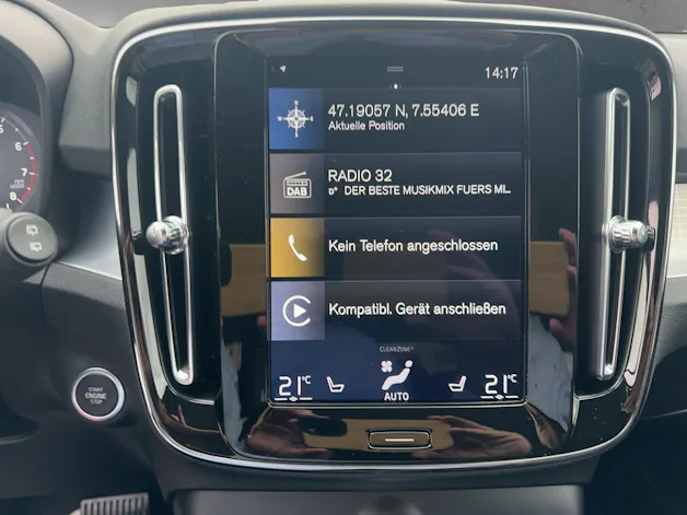 VOLVO XC40 2.0 B4 MH Momentum AWD