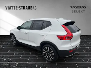VOLVO XC40 2.0 B4 MH Momentum AWD