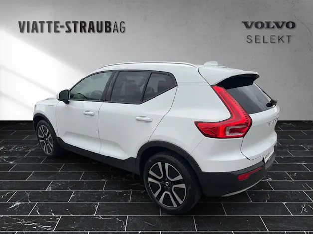 VOLVO XC40 2.0 B4 MH Momentum AWD