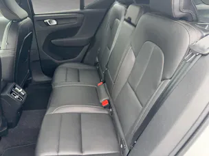 VOLVO XC40 2.0 B4 MH Momentum AWD