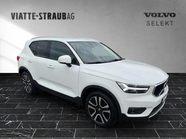 VOLVO XC40 2.0 B4 MH Momentum AWD